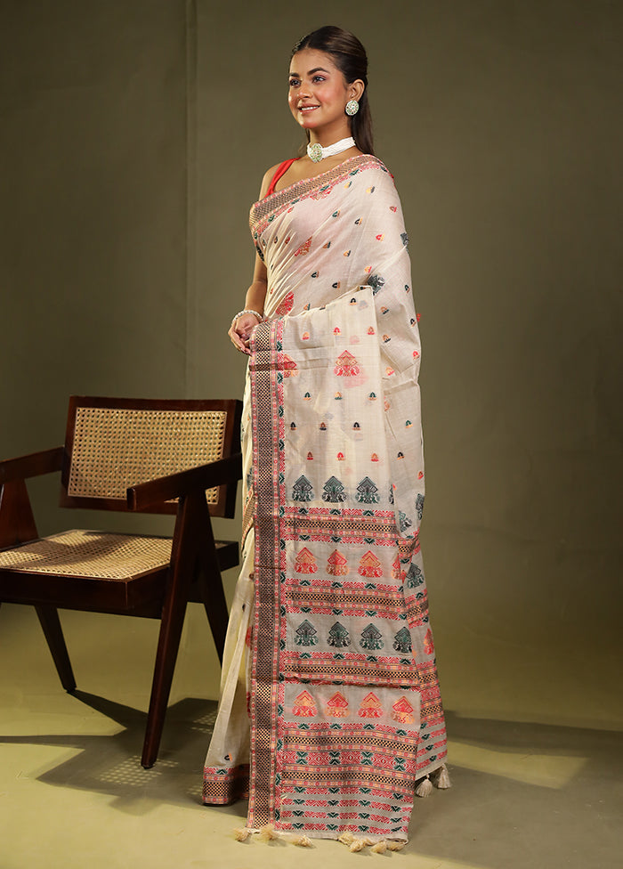 Cream Assam Silk Saree With Blouse Piece