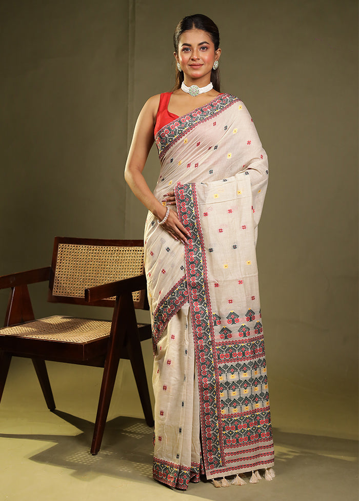 Cream Assam Silk Saree With Blouse Piece