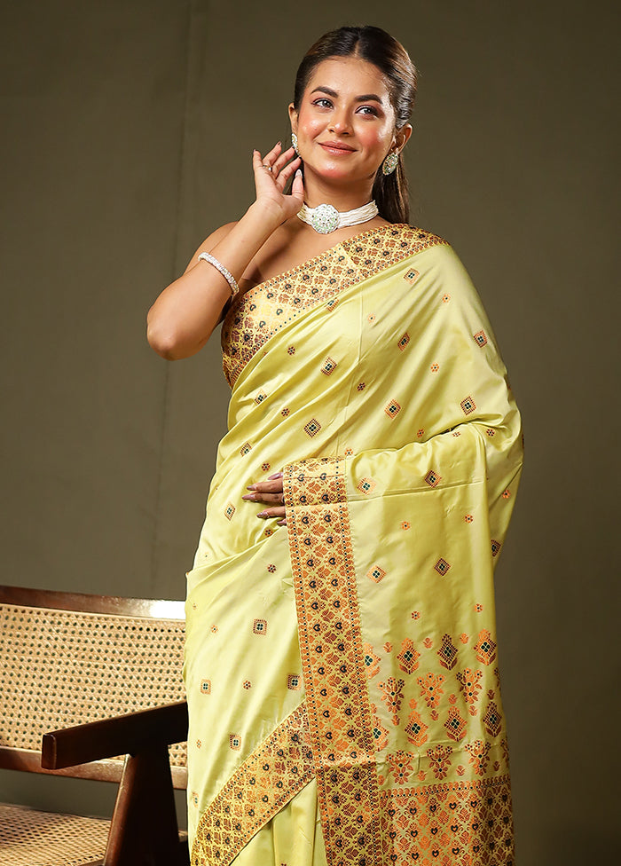 Green Assam Silk Saree With Blouse Piece