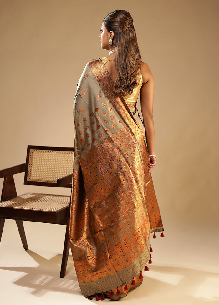 Grey Assam Silk Saree With Blouse Piece