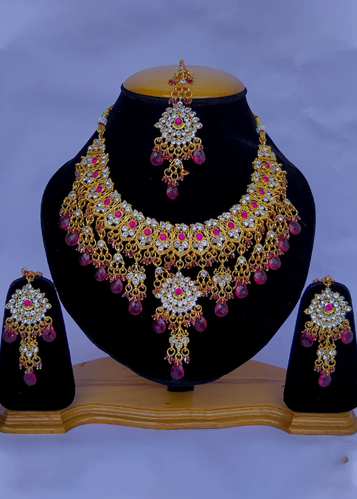 Multicolor Alloy Jewellery Set (1 Necklace, 1 Pair Earrings, 1 Mang Tikka)