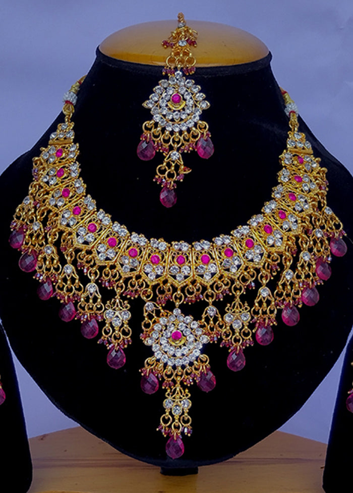 Multicolor Alloy Jewellery Set (1 Necklace, 1 Pair Earrings, 1 Mang Tikka)
