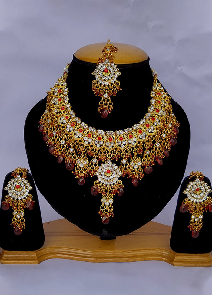 Multicolor Alloy Jewellery Set (1 Necklace, 1 Pair Earrings, 1 Mang Tikka)