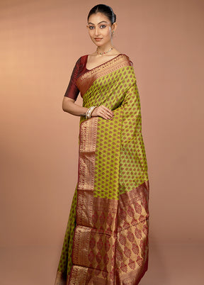 Green Cotton Saree With Blouse Piece
