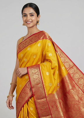 Yellow Handloom Kanchipuram Pure Silk Saree With Blouse Piece