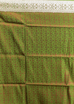 Green Handloom Tanchoi Pure Silk Saree With Blouse Piece