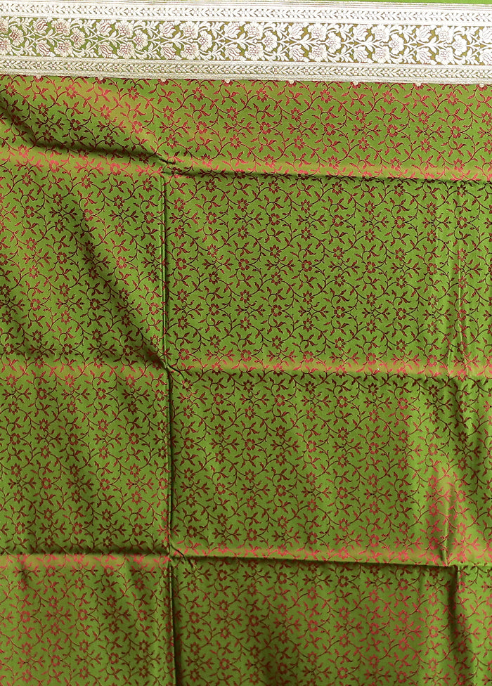 Green Handloom Tanchoi Pure Silk Saree With Blouse Piece