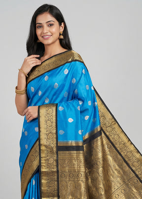Blue Handloom Kanchipuram Pure Silk Saree With Blouse Piece