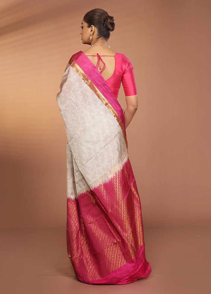 Cream Kanjivaram Silk Saree With Blouse Piece