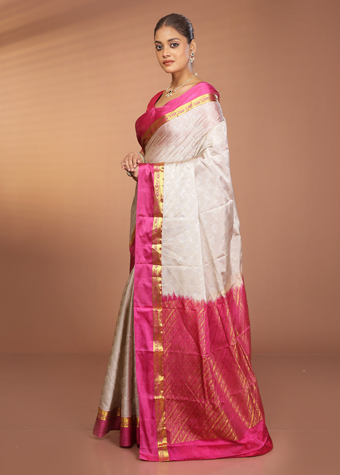 Cream Kanjivaram Silk Saree With Blouse Piece