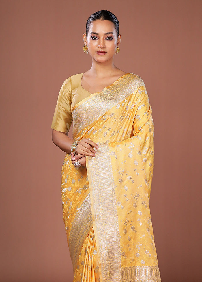 Yellow Tanchoi Silk Saree With Blouse Piece