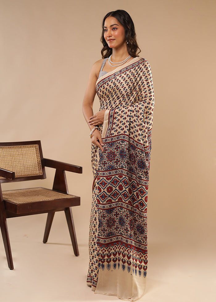 Cream Printed Pure Silk Saree With Blouse Piece