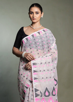 White Tant Jamdani Saree Without Blouse Piece