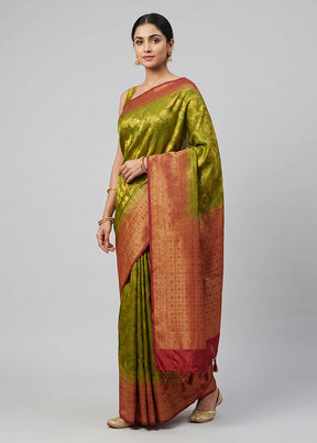 Green Dupion Silk Saree With Blouse Piece