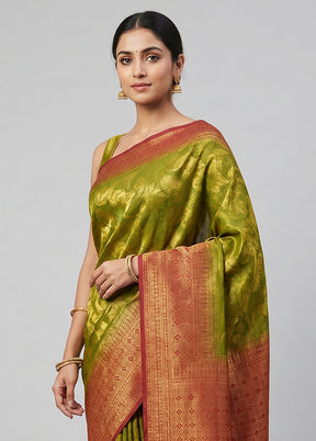 Green Dupion Silk Saree With Blouse Piece
