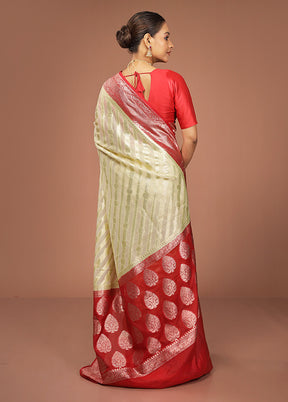 Cream Georgette Saree With Blouse Piece