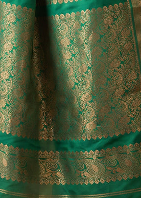 White Handloom Kanjivaram Pure Silk Saree With Blouse Piece