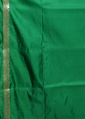 Red Banarasi Silk Saree With Blouse Piece