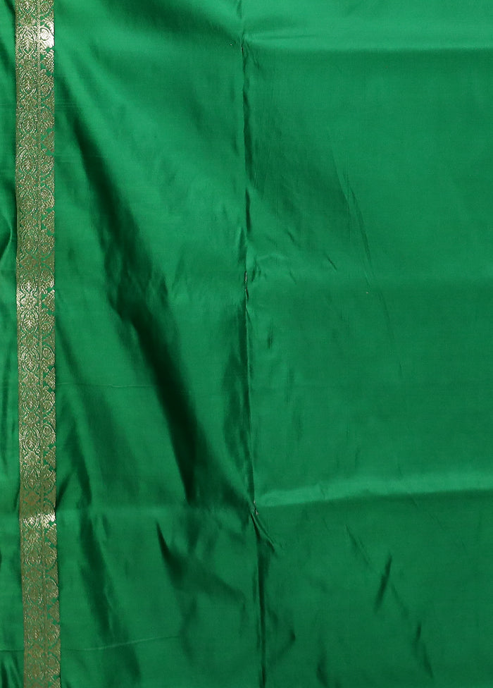 Red Banarasi Silk Saree With Blouse Piece