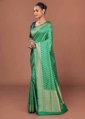 Multicolor Uppada Silk Saree With Blouse Piece