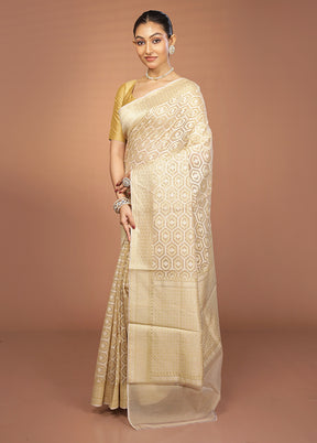 Cream Pure Cotton Saree With Blouse Piece