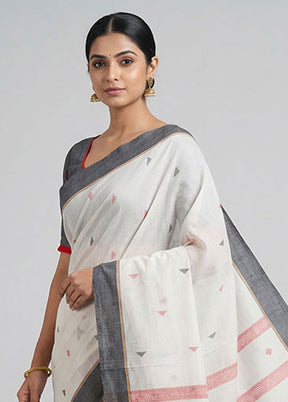 Green Khadi Cotton Saree With Blouse Piece
