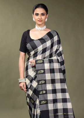 Black Kanjivaram Silk Saree With Blouse Piece
