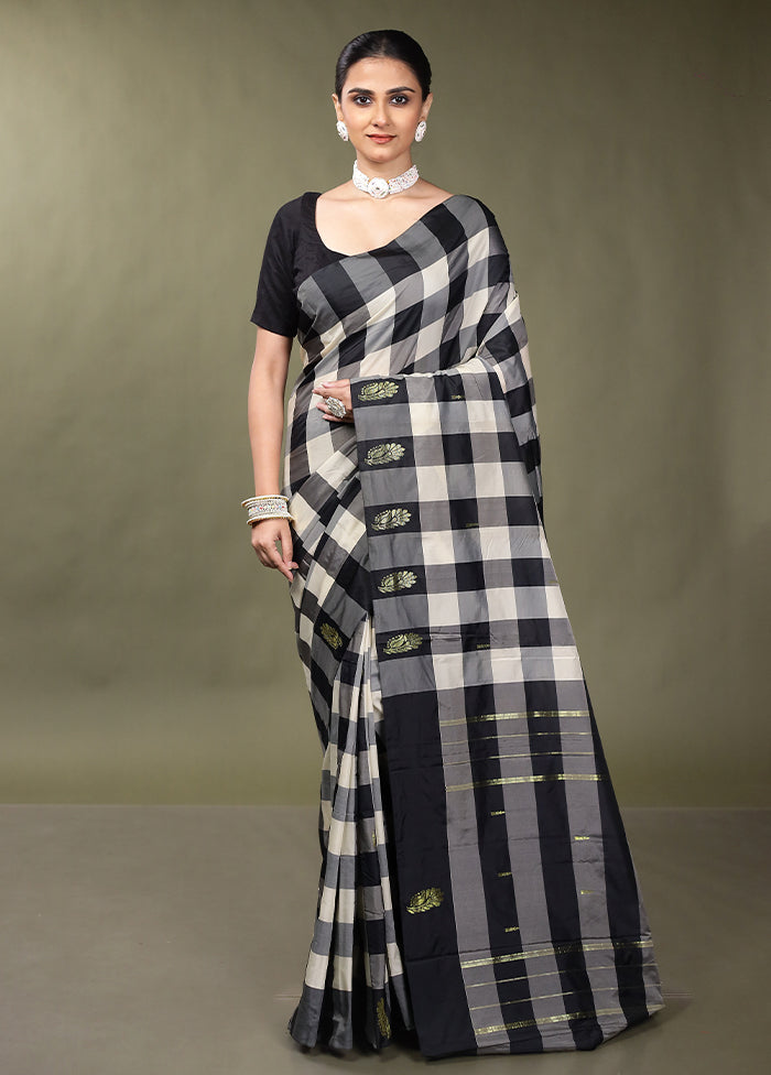 Black Kanjivaram Silk Saree With Blouse Piece