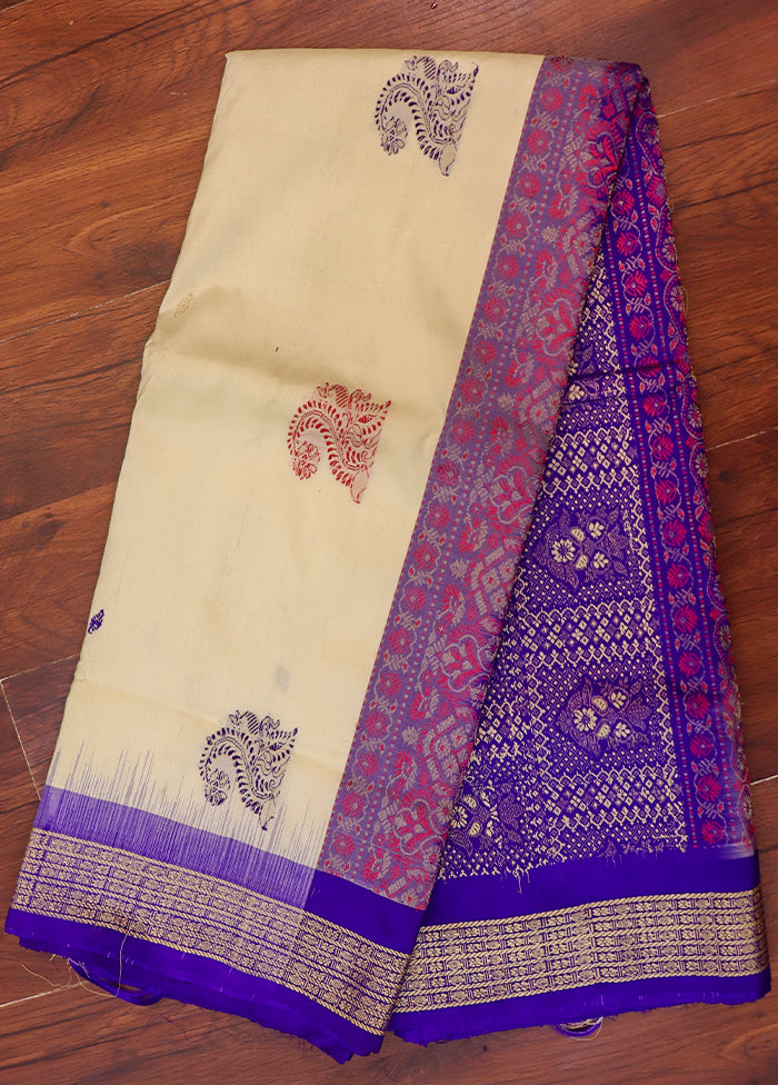 Cream Handloom Bomkai Pure Silk Saree With Blouse Piece