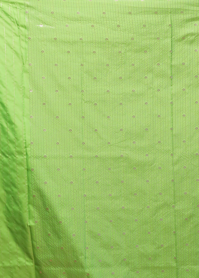 Green Uppada Silk Saree With Blouse Piece