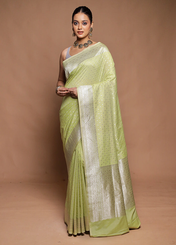Green Uppada Silk Saree With Blouse Piece