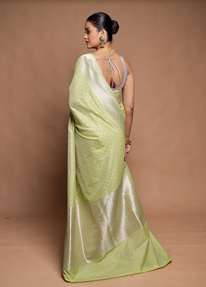 Green Uppada Silk Saree With Blouse Piece