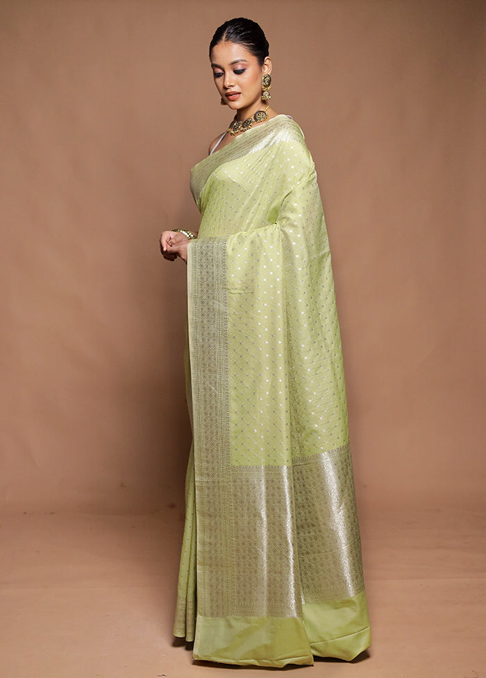 Green Uppada Silk Saree With Blouse Piece