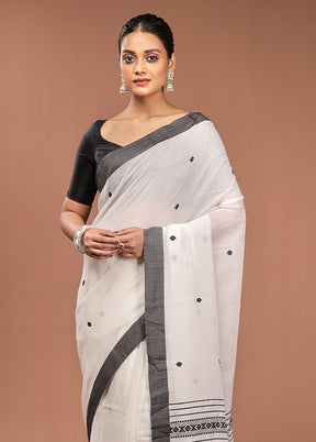 White Pure Cotton Saree With Blouse Piece