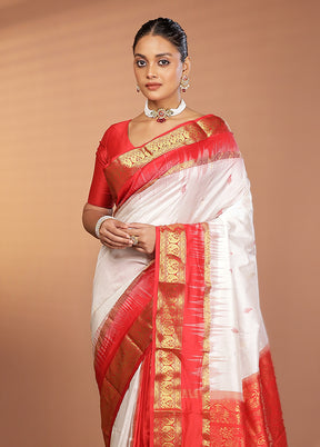 White Kanjivaram Silk Saree With Blouse Piece
