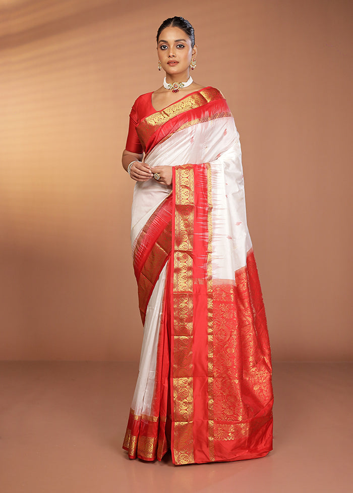 White Kanjivaram Silk Saree With Blouse Piece