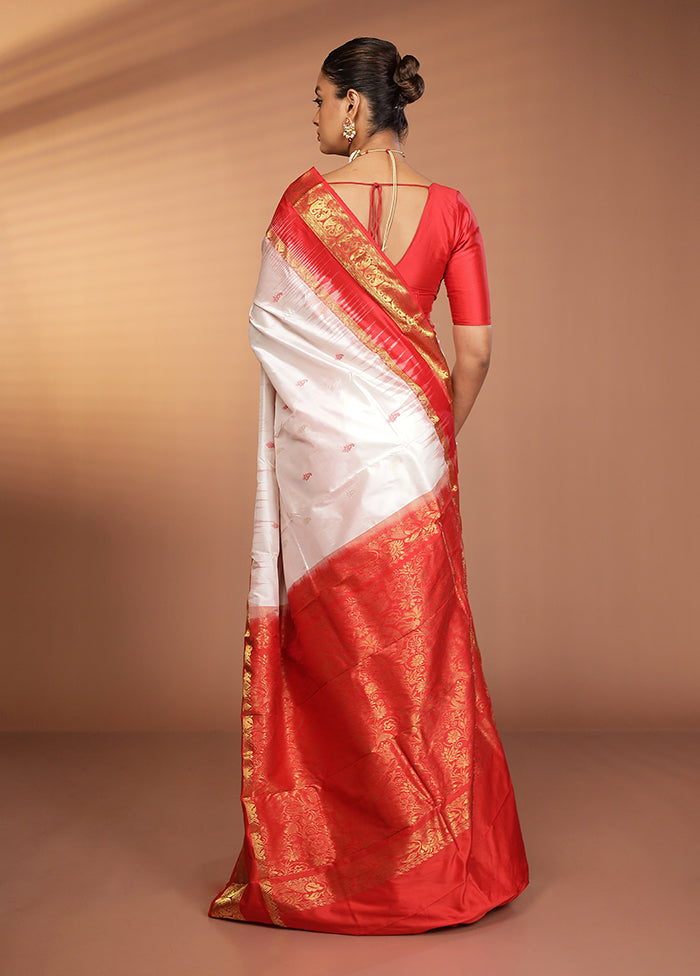 White Kanjivaram Silk Saree With Blouse Piece