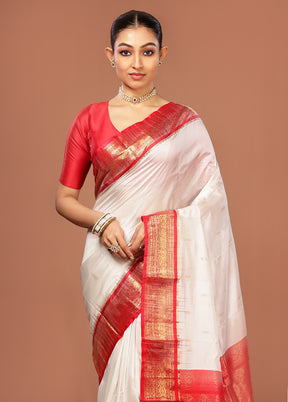 Cream Kanjivaram Silk Saree With Blouse Piece