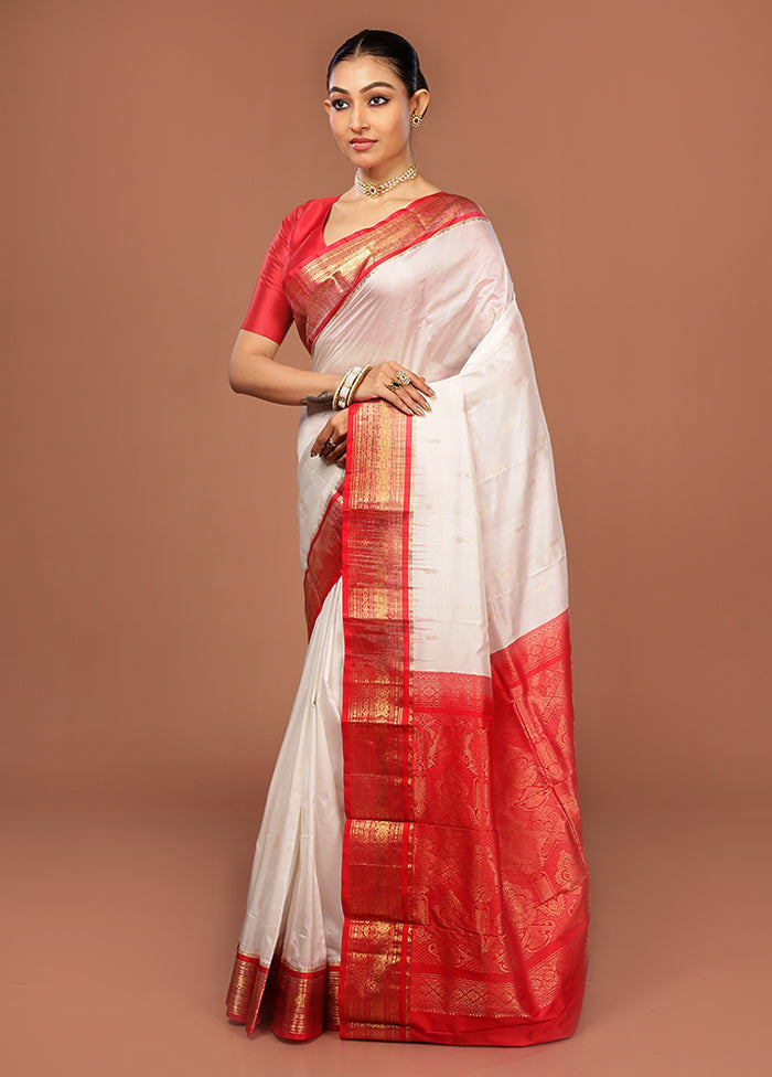 Cream Kanjivaram Silk Saree With Blouse Piece