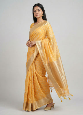 Yellow Cotton Saree With Blouse Piece
