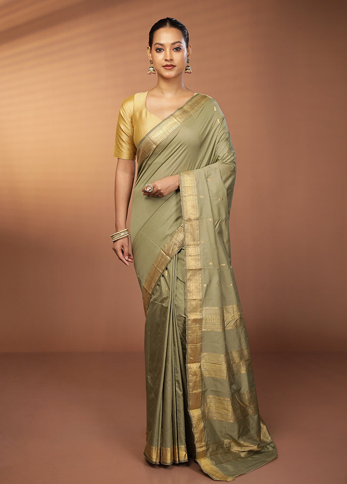 Cream Kanjivaram Silk Saree With Blouse Piece