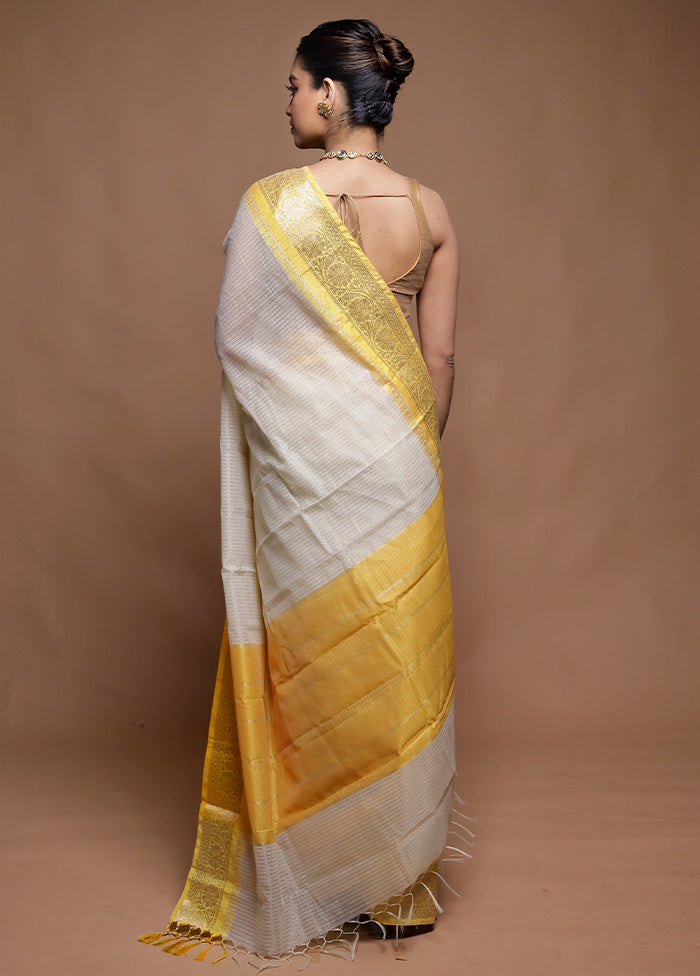 Cream Cotton Saree With Blouse Piece