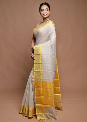 Cream Cotton Saree With Blouse Piece