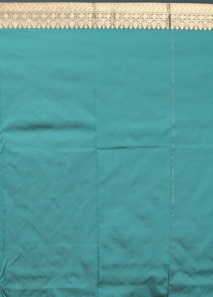 Green Kanjivaram Silk Saree With Blouse Piece