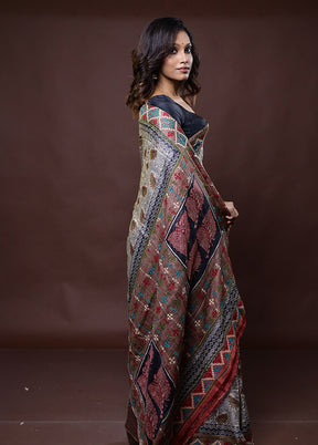 Cream Handloom Tussar Pure Silk Saree With Blouse Piece
