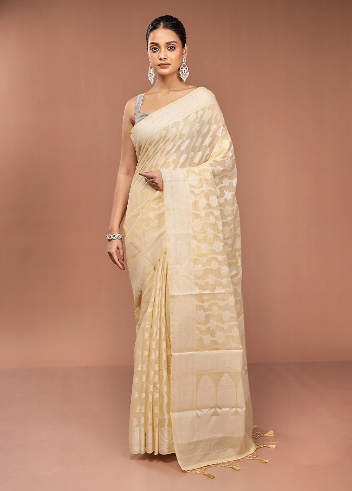Cream Cotton Saree With Blouse Piece