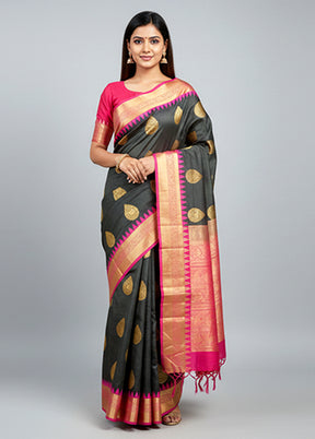 Black Handloom Kanchipuram Pure Silk Saree With Blouse Piece