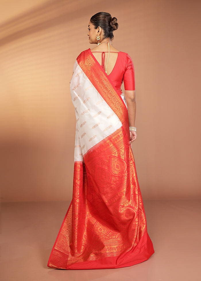 White Kanjivaram Silk Saree With Blouse Piece