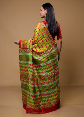 Green Printed Silk Saree Without Blouse Piece