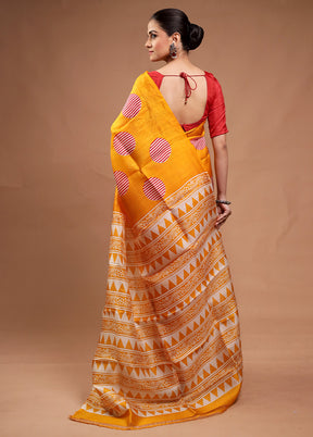 Yellow Printed Silk Saree Without Blouse Piece